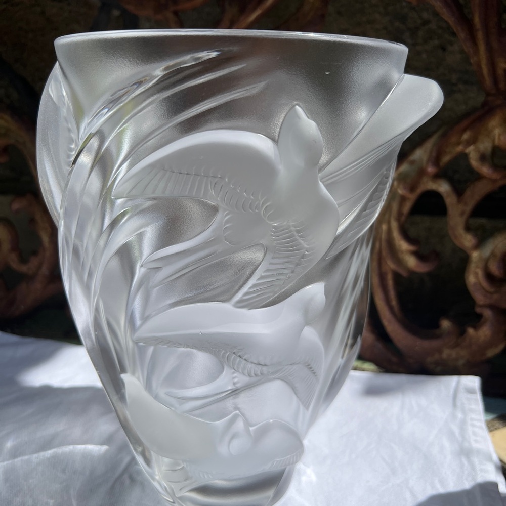Lalique  Frosted Crystal Martinets Art Glass Vase